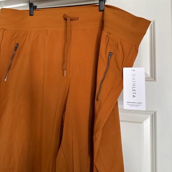 NWT ATHLETA Trekkie North Jogger in Cattail Brown 
size 24 - Picture 9 of 12